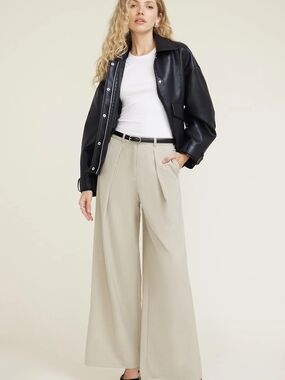 Dynamite - High Rise Wide Leg Pleated Cream Dress Pants Sz 10 - Office Casual